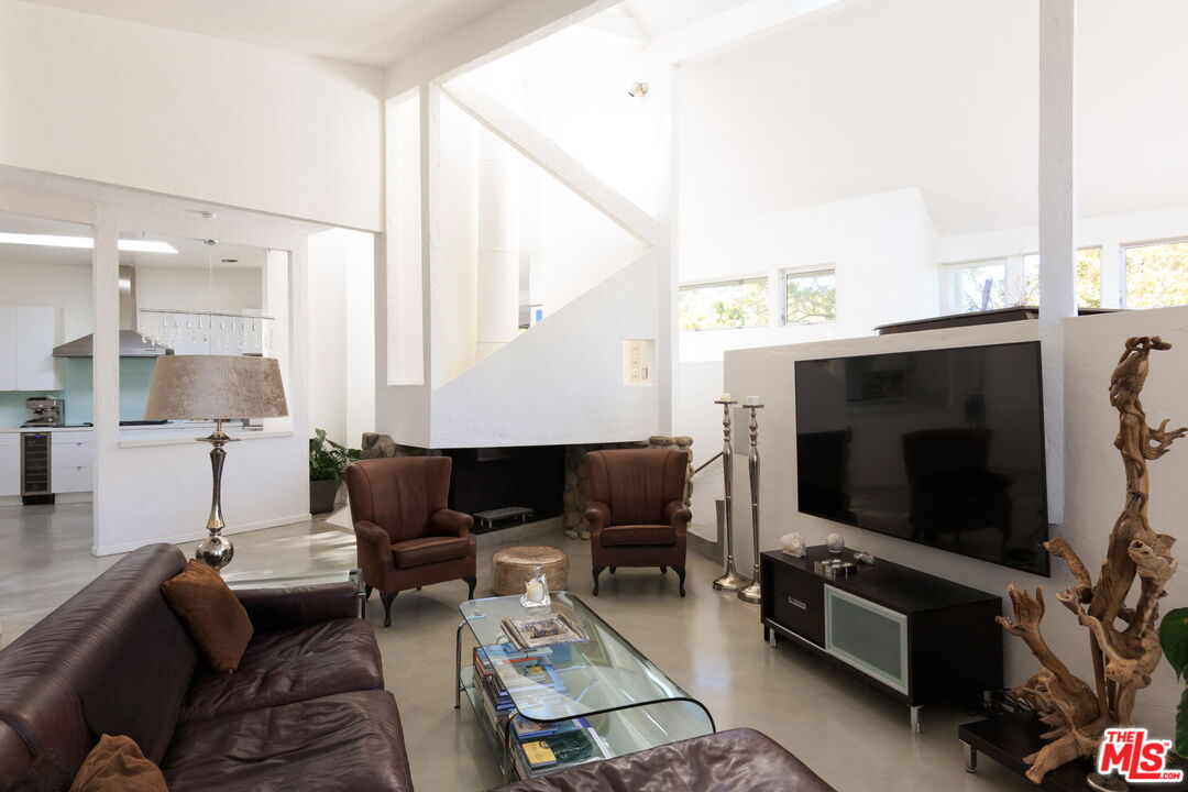 14622 Valley Vista Blvd