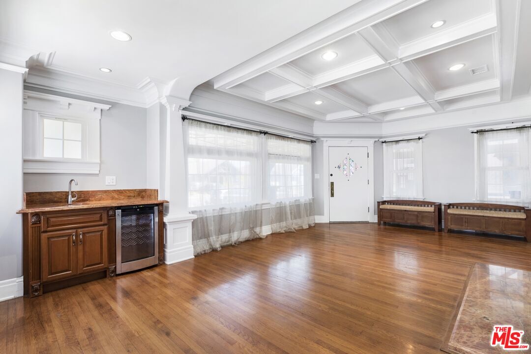 2230 W 30th St