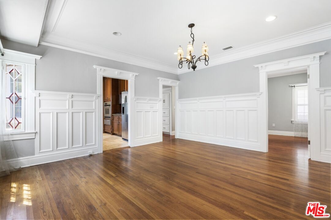 2230 W 30th St