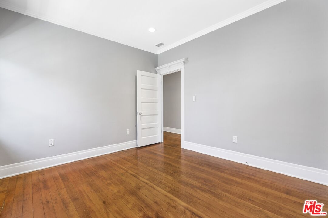 2230 W 30th St
