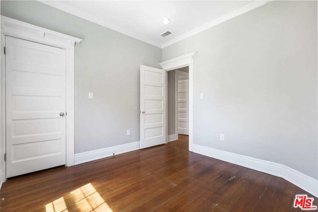 2230 W 30th St