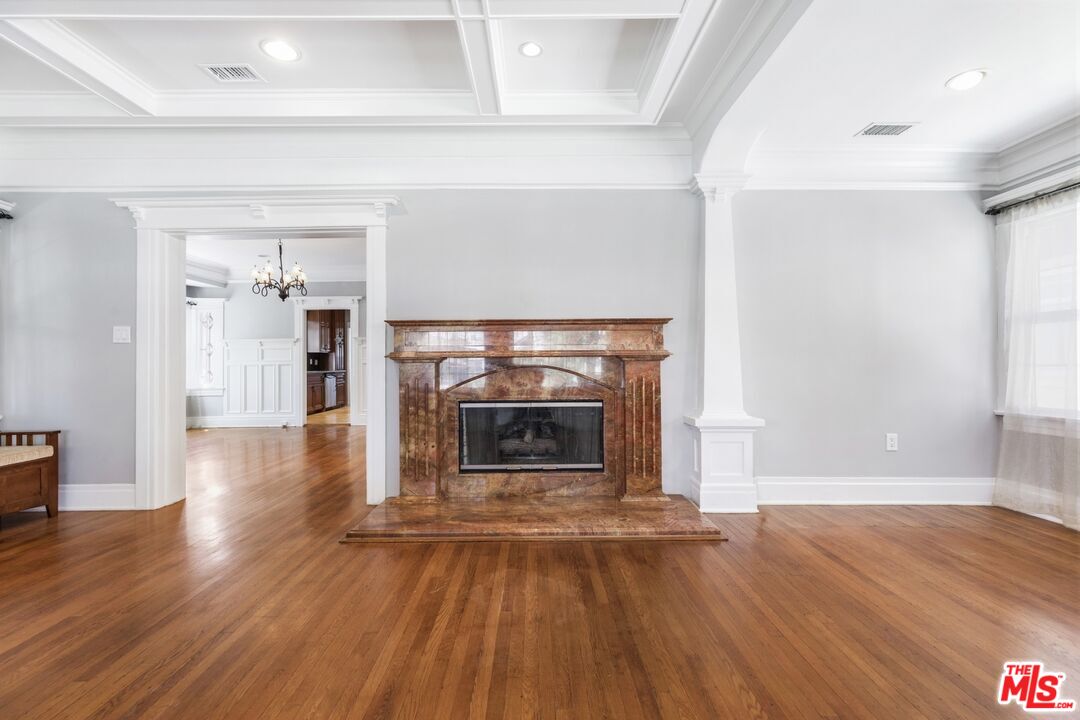 2230 W 30th St