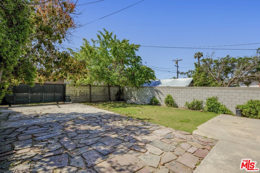 2230 W 30th St