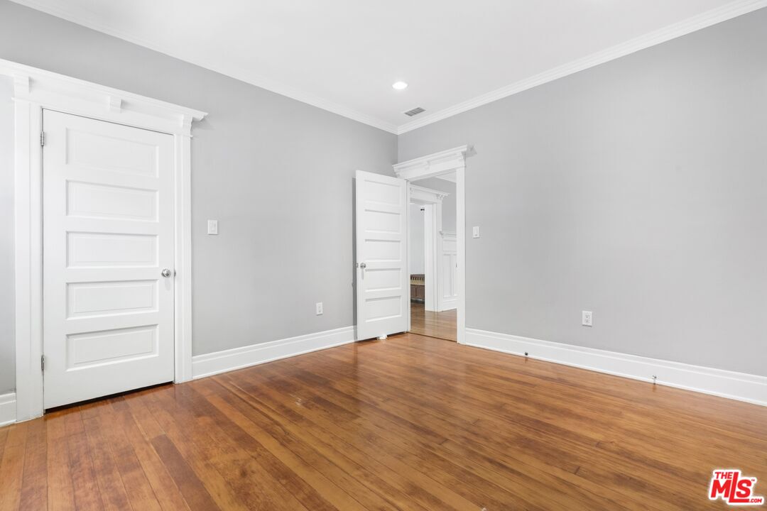 2230 W 30th St