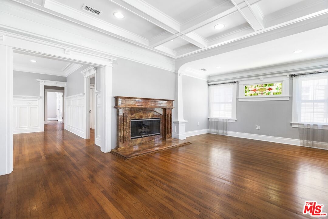 2230 W 30th St