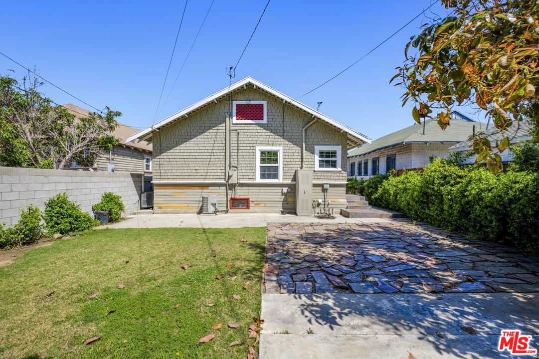 2230 W 30th St