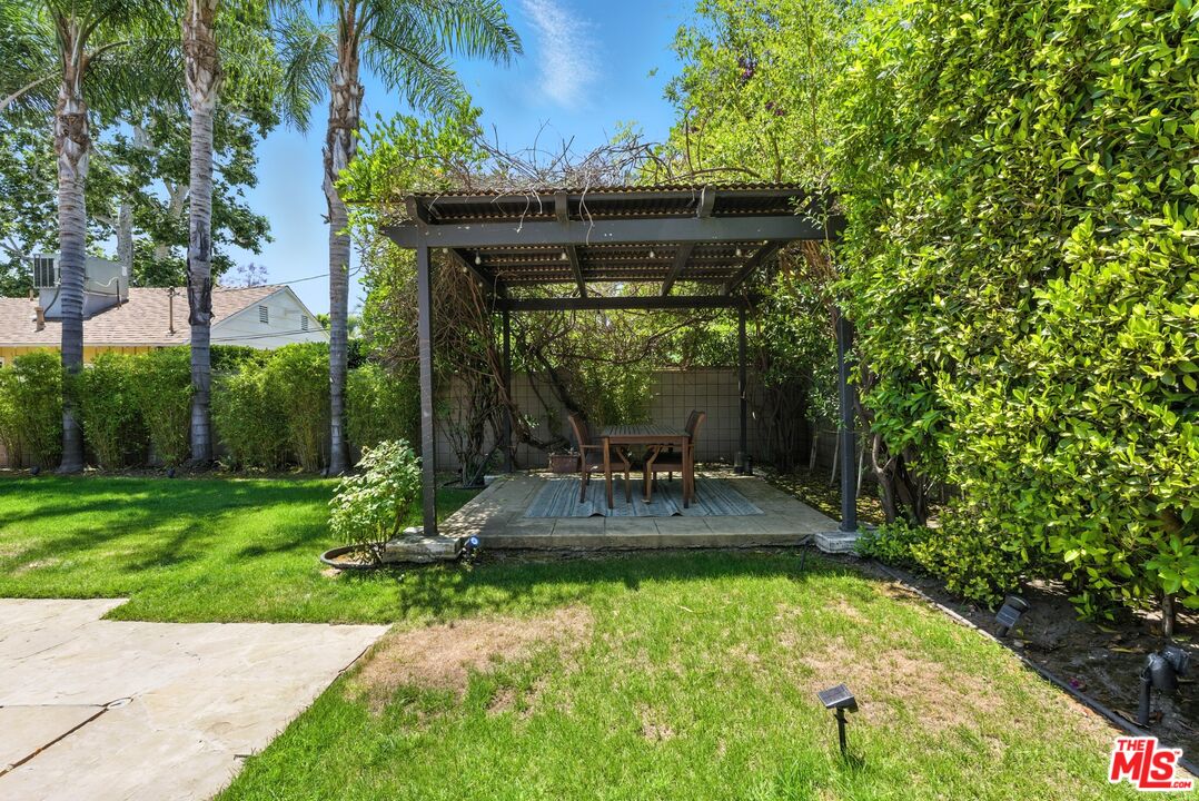 5139 Collett Ave