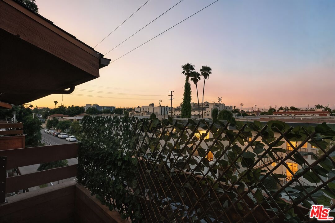 12602 Pacific Ave Unit: 5