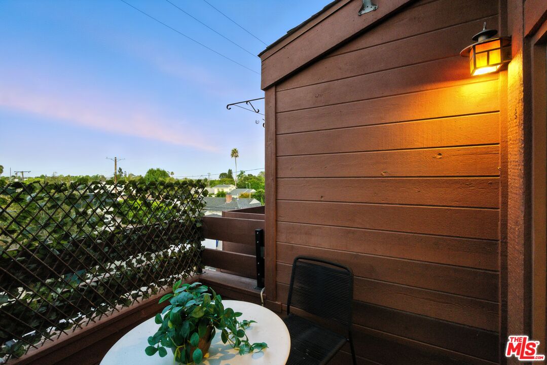 12602 Pacific Ave Unit: 5