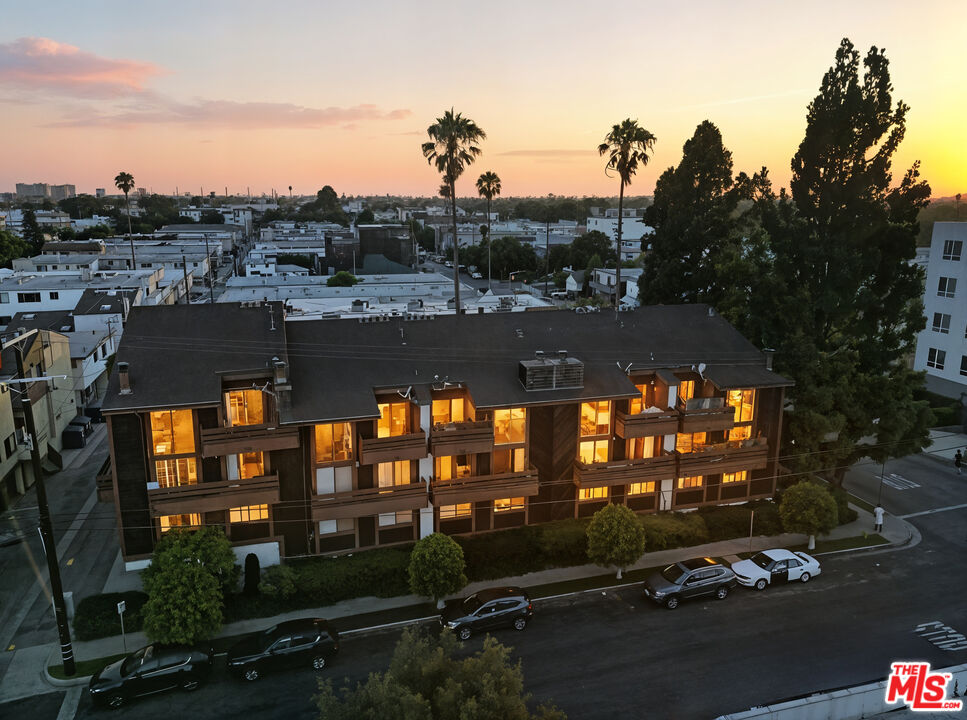 12602 Pacific Ave Unit: 5