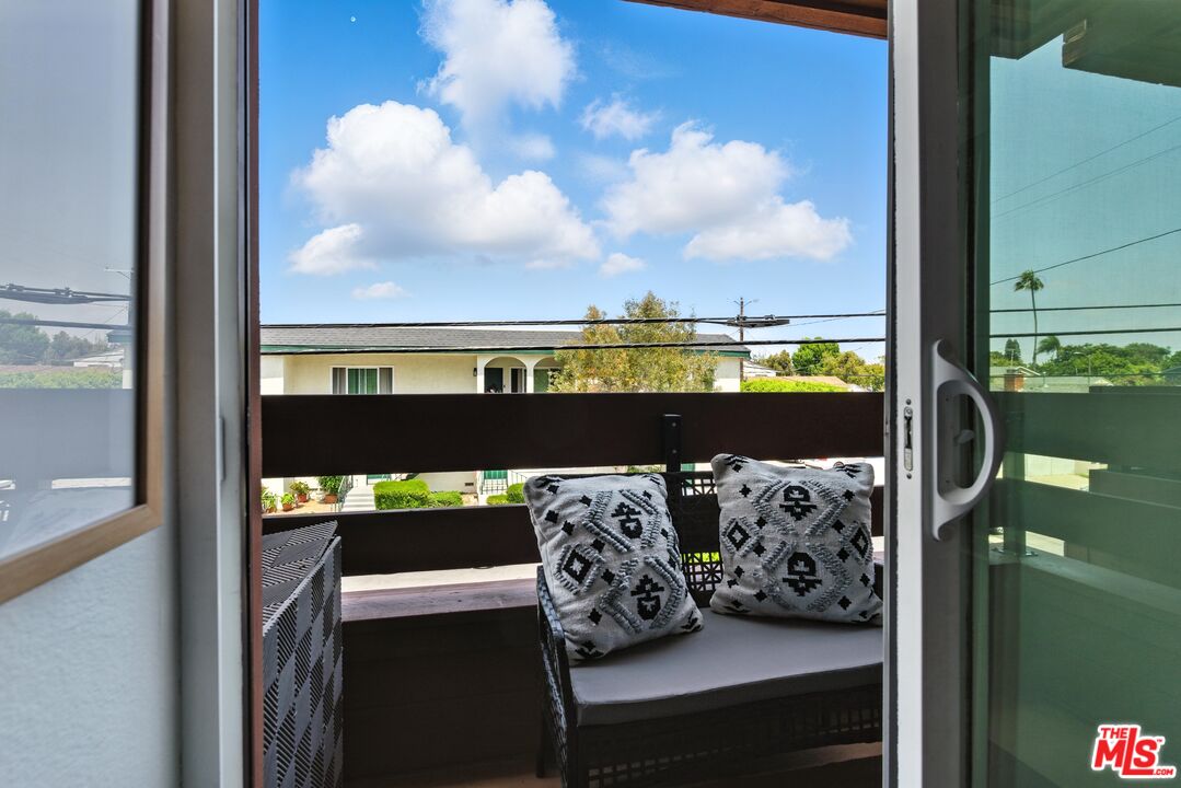 12602 Pacific Ave Unit: 5