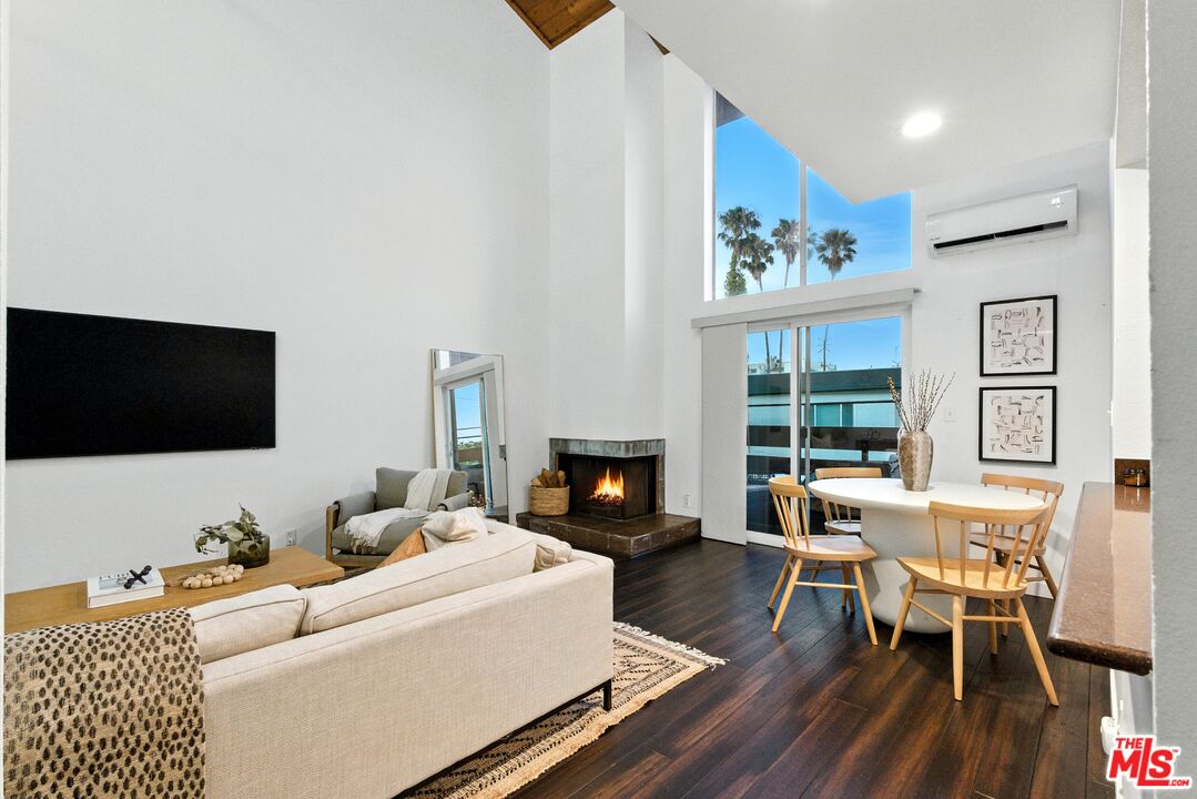 12602 Pacific Ave Unit: 5