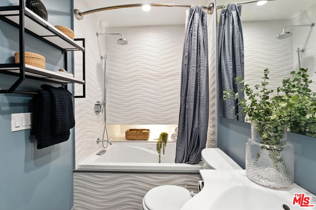 12602 Pacific Ave Unit: 5