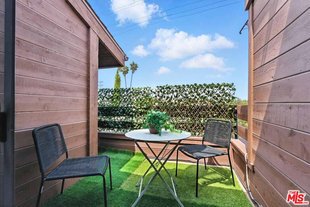 12602 Pacific Ave Unit: 5