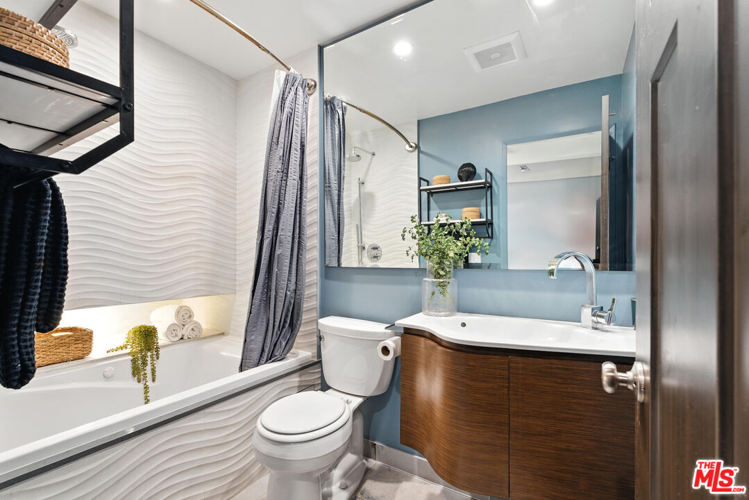 12602 Pacific Ave Unit: 5