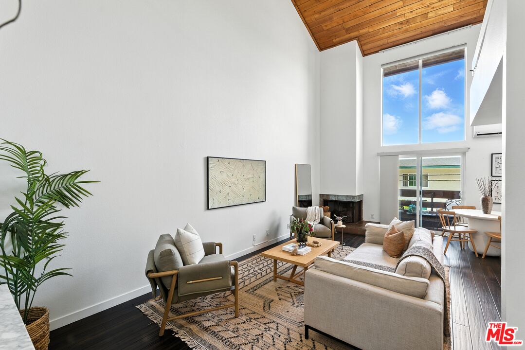 12602 Pacific Ave Unit: 5