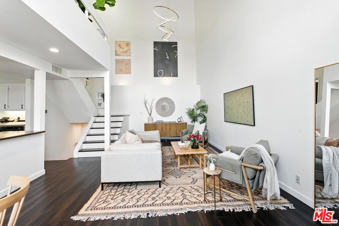 12602 Pacific Ave Unit: 5