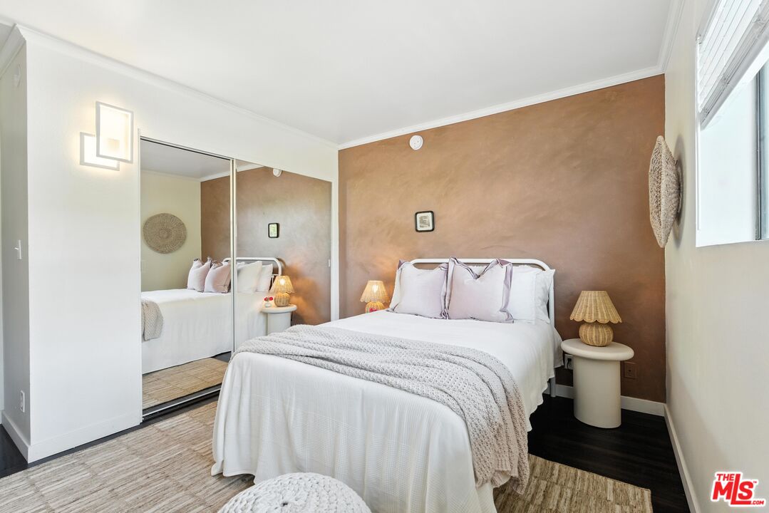 12602 Pacific Ave Unit: 5