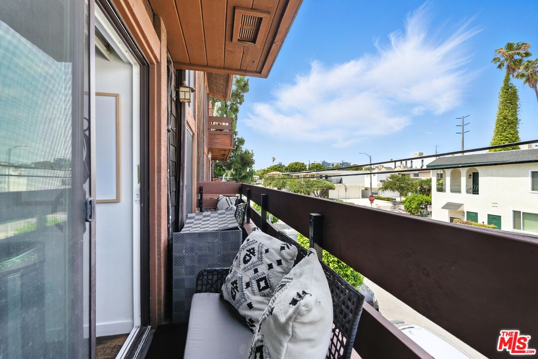 12602 Pacific Ave Unit: 5