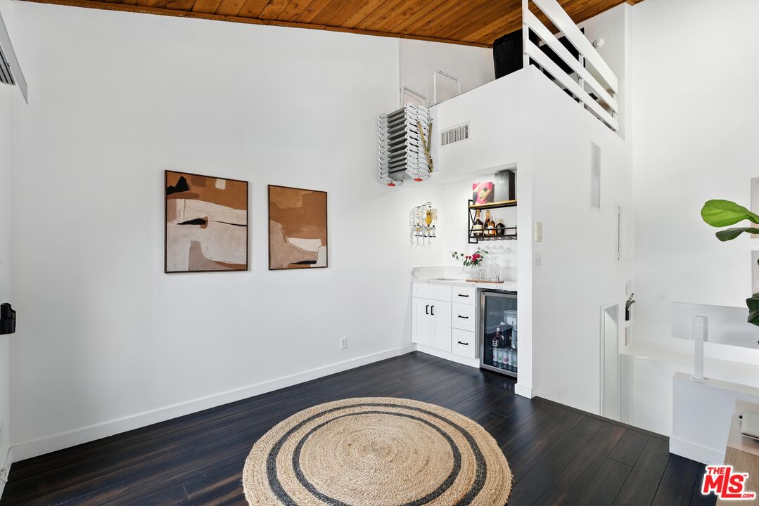 12602 Pacific Ave Unit: 5