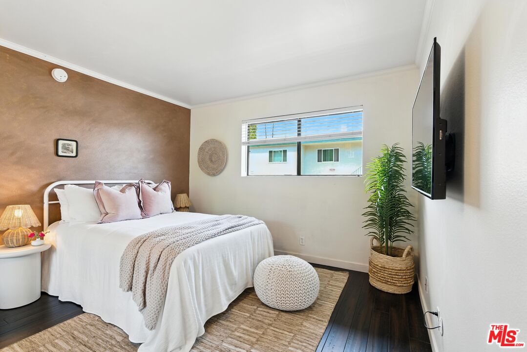 12602 Pacific Ave Unit: 5