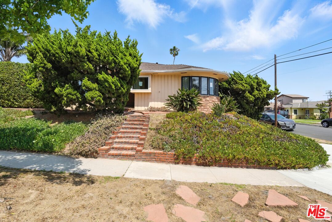 5644 S Garth Ave
