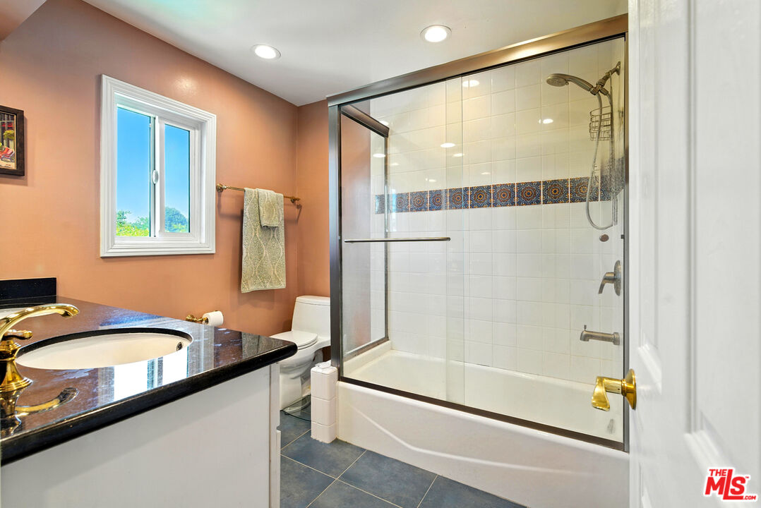 12955 Riverside Dr Unit: 210