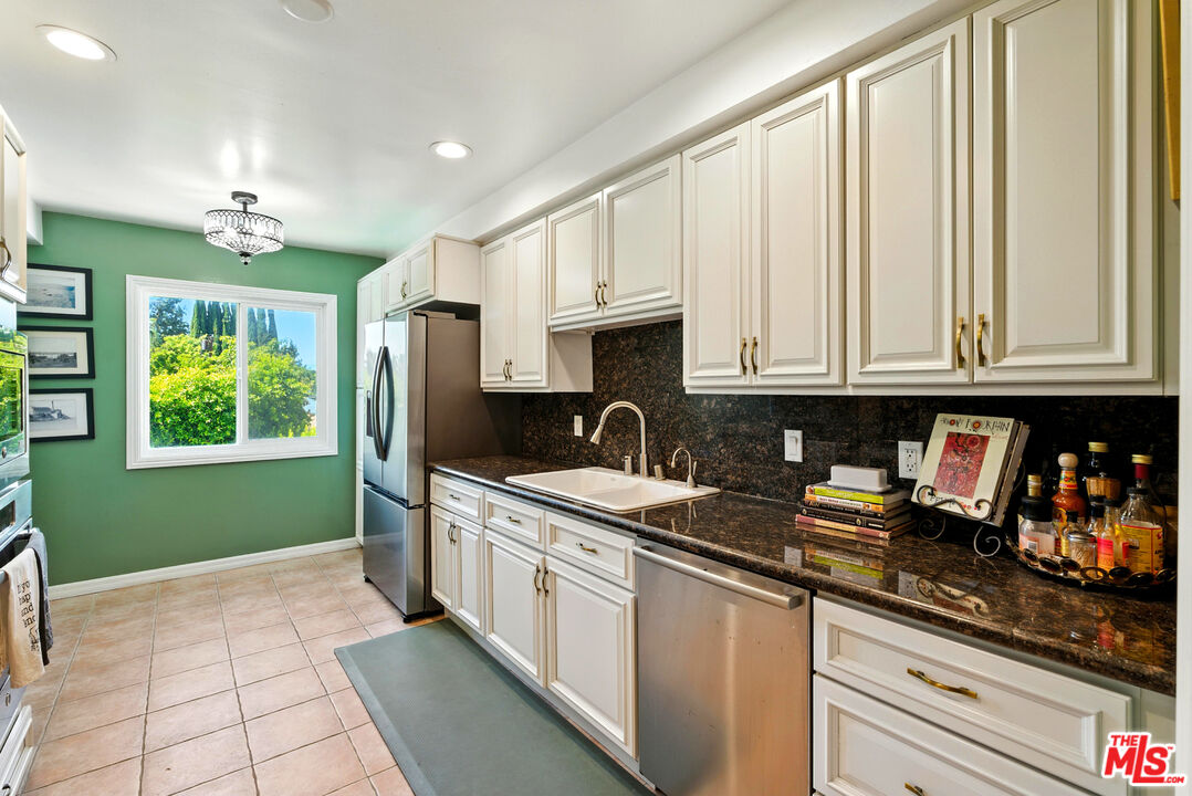 12955 Riverside Dr Unit: 210