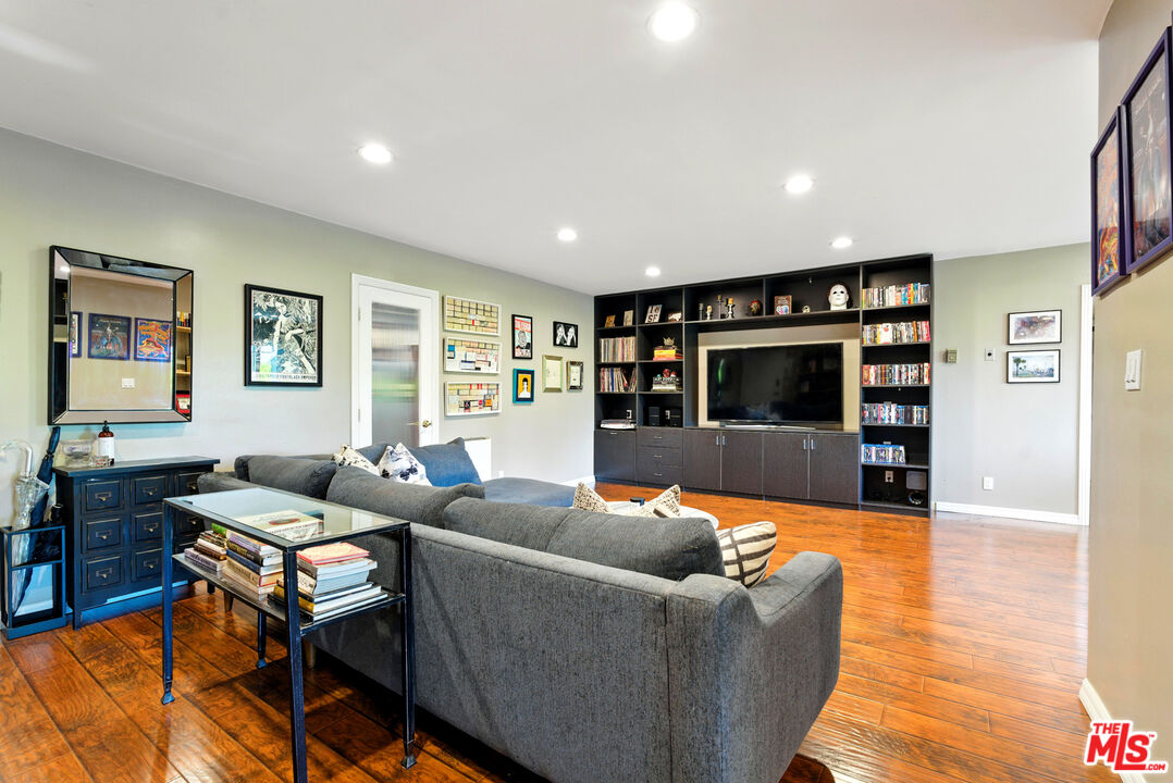 12955 Riverside Dr Unit: 210