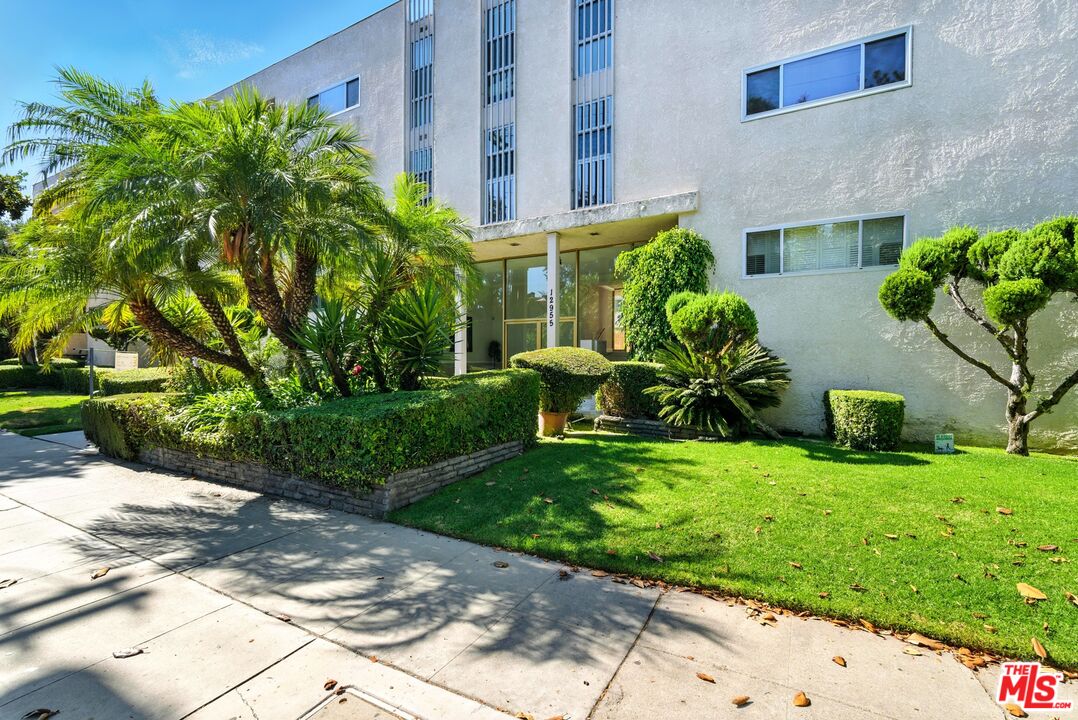 12955 Riverside Dr Unit: 210