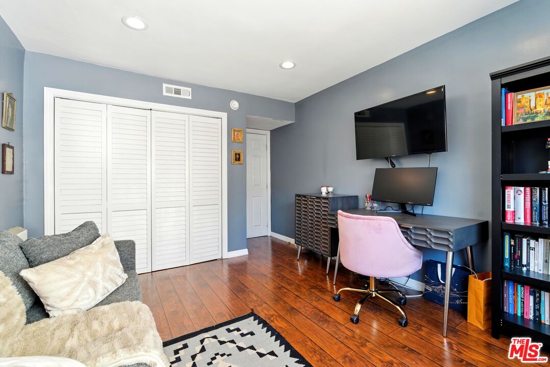 12955 Riverside Dr Unit: 210