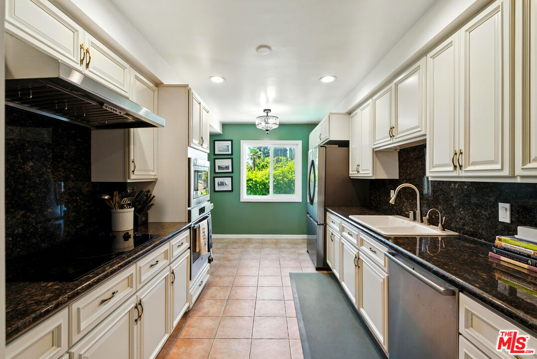 12955 Riverside Dr Unit: 210