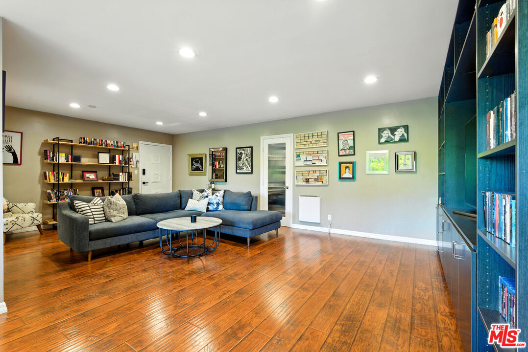 12955 Riverside Dr Unit: 210