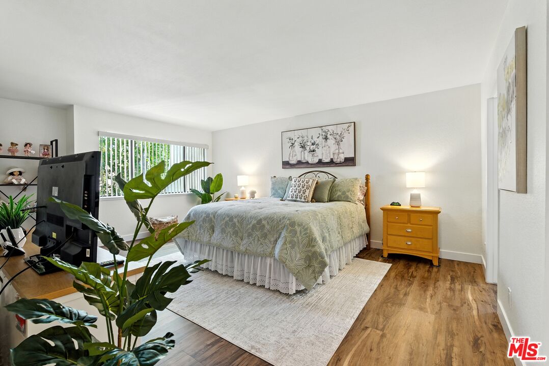 9000 Vanalden Ave Unit: 197