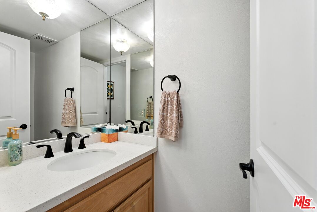 9000 Vanalden Ave Unit: 197