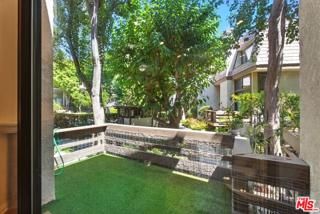 9000 Vanalden Ave Unit: 197