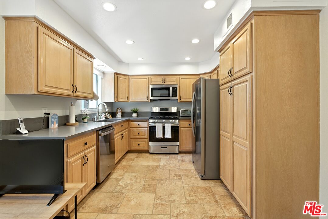 9000 Vanalden Ave Unit: 197