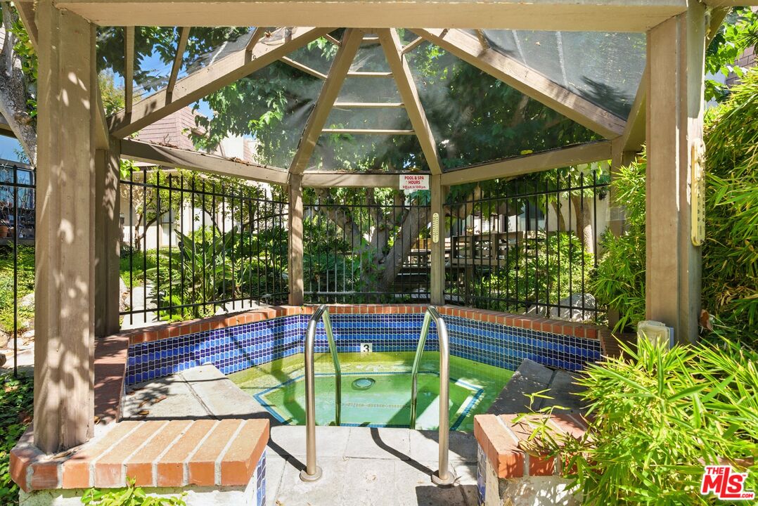 9000 Vanalden Ave Unit: 197