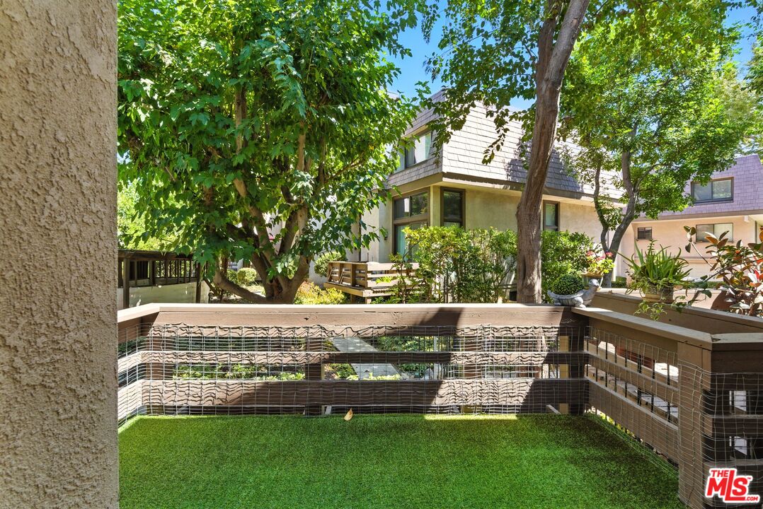 9000 Vanalden Ave Unit: 197