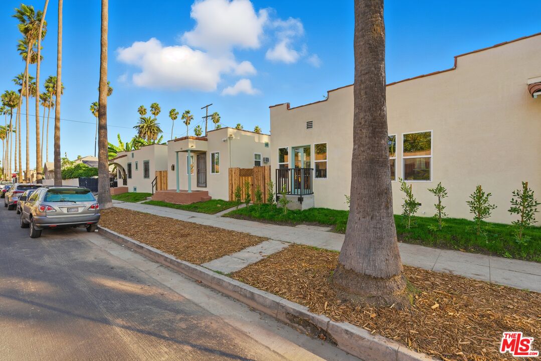 5200 S St Andrews Pl