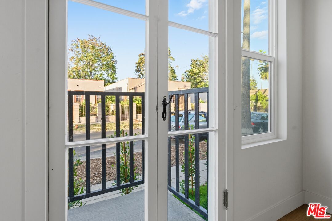 5200 S St Andrews Pl