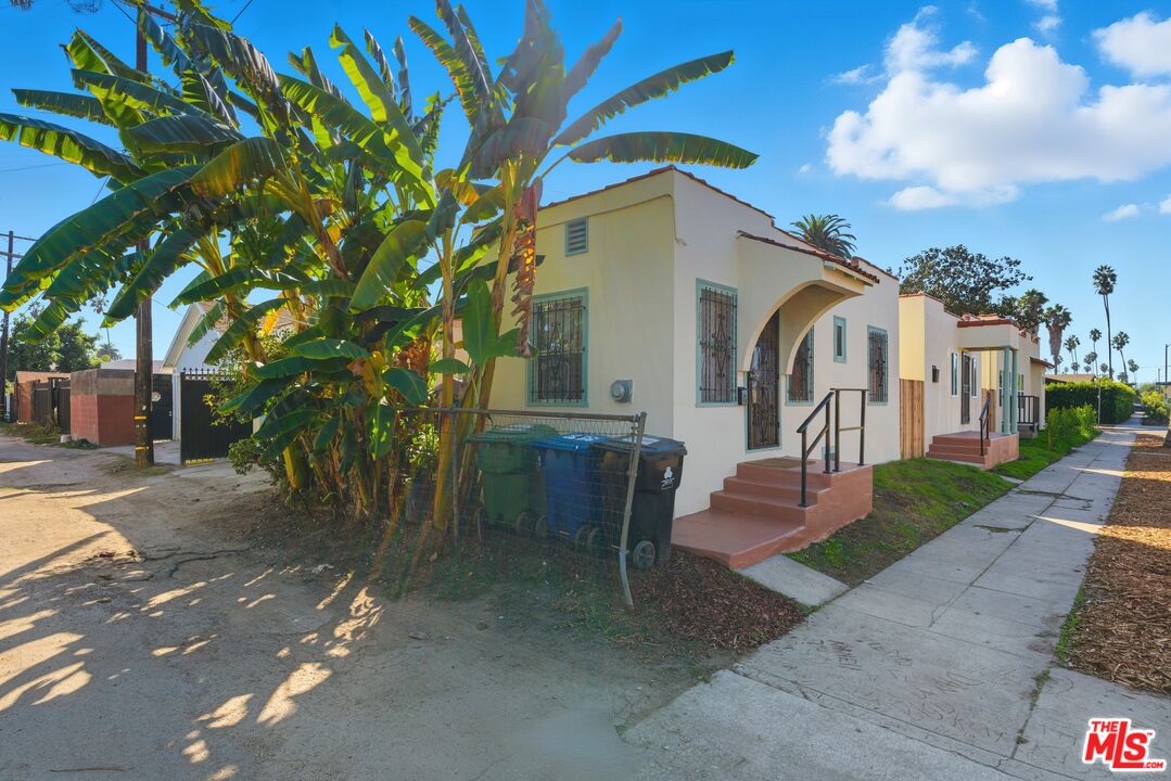 5200 S St Andrews Pl