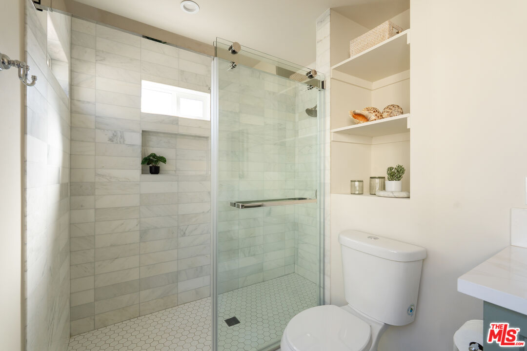 5200 S St Andrews Pl