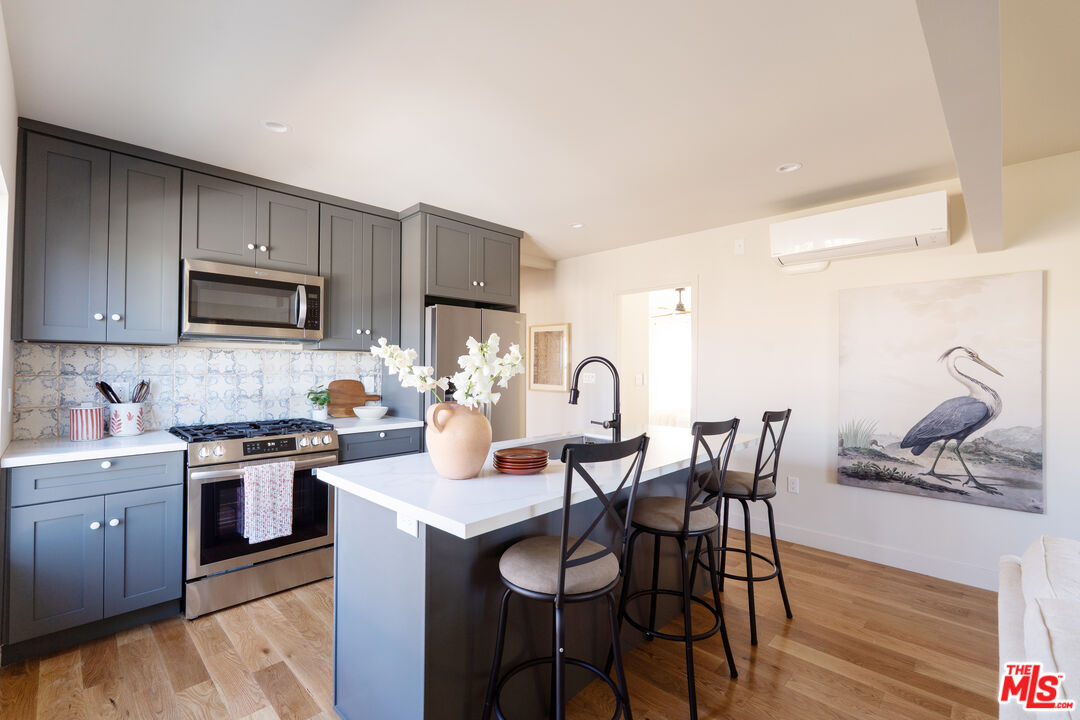 5200 S St Andrews Pl