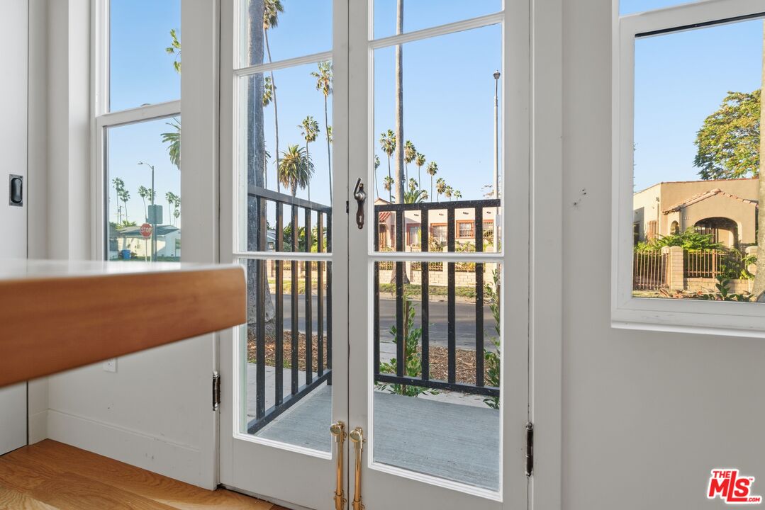 5200 S St Andrews Pl