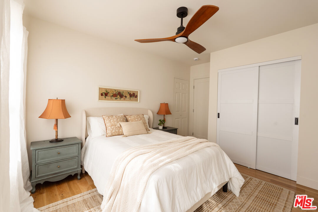 5200 S St Andrews Pl