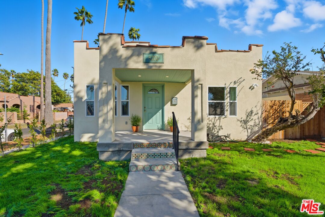 5200 S St Andrews Pl