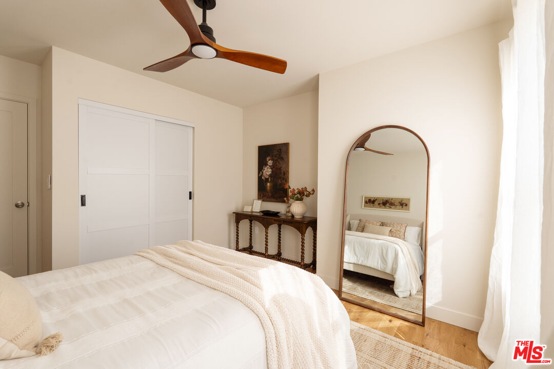 5200 S St Andrews Pl