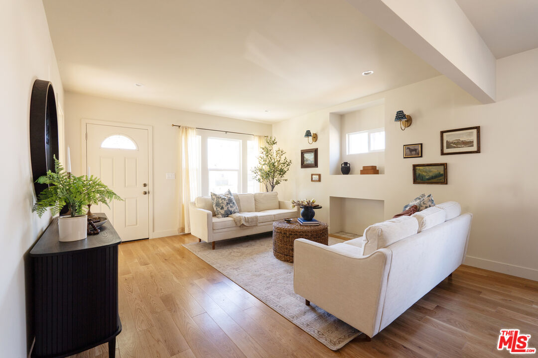 5200 S St Andrews Pl