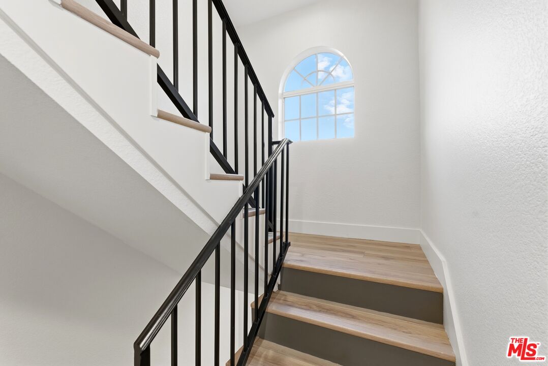 519 E Hazel St Unit: 11